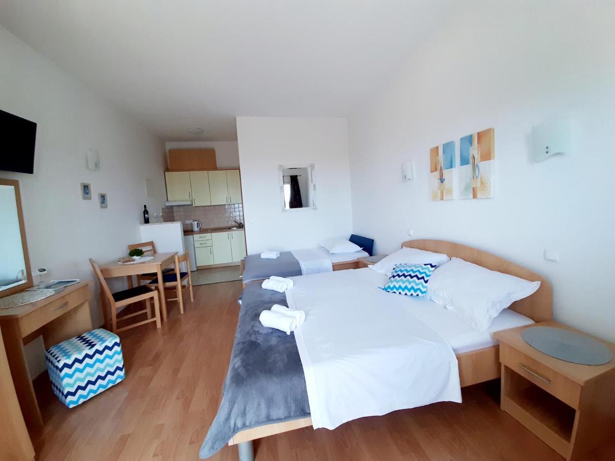 Apartments Akmadzic Makarska Exterior photo