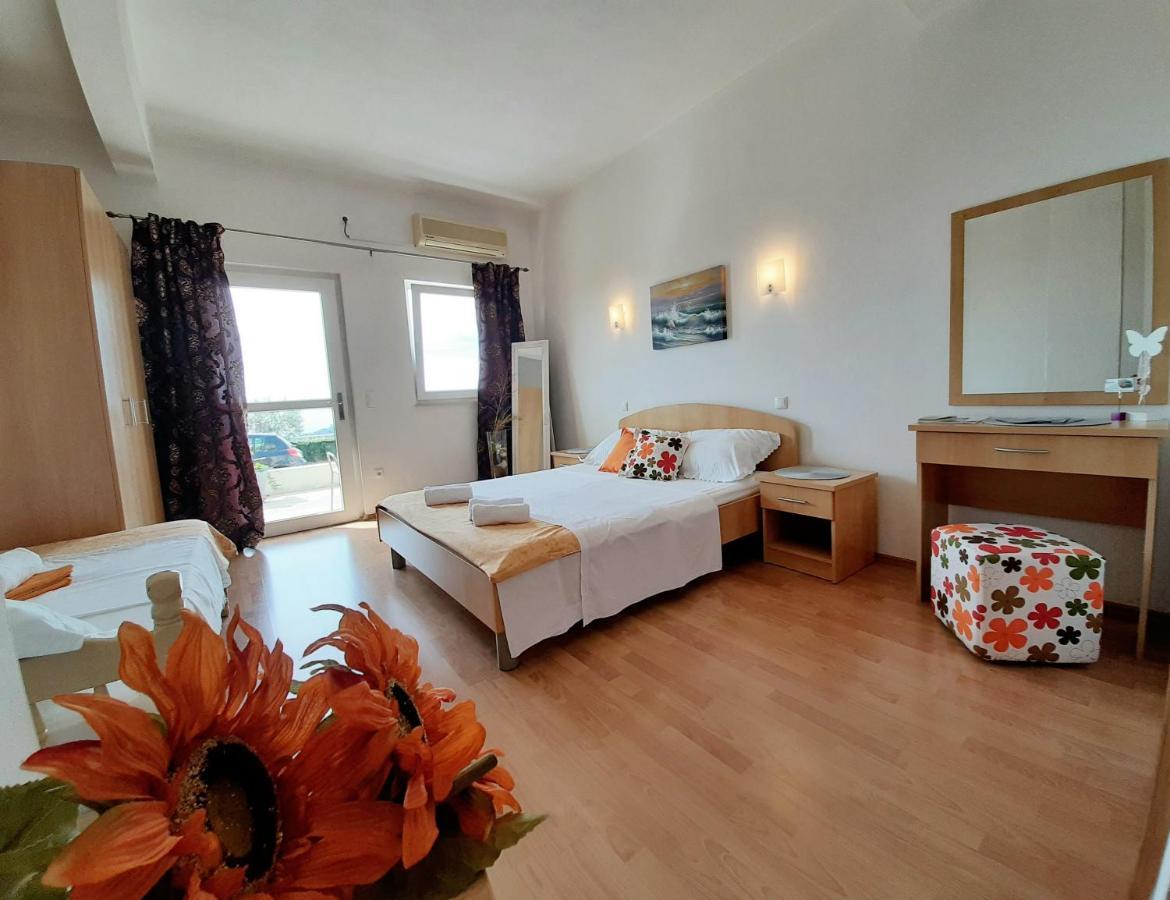 Apartments Akmadzic Makarska Exterior photo