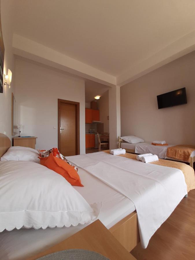 Apartments Akmadzic Makarska Exterior photo