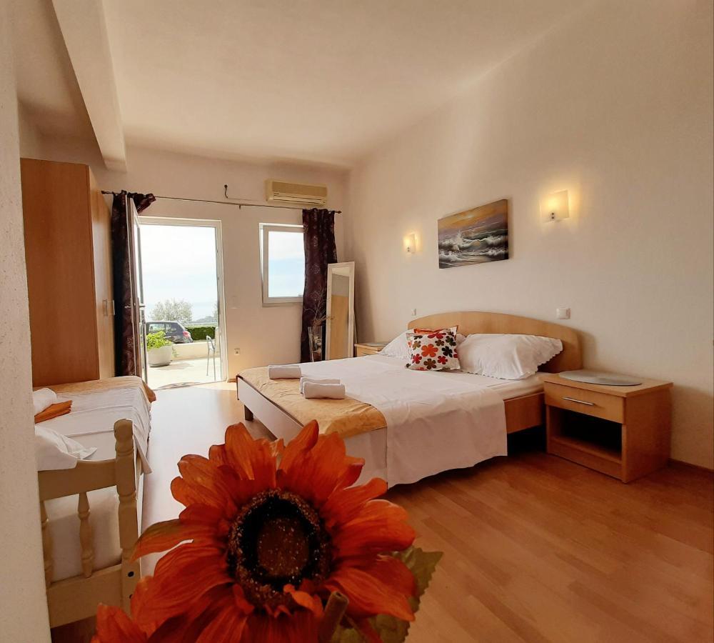 Apartments Akmadzic Makarska Exterior photo